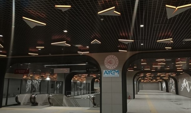 İSTANBUL’DA METROLAR DEPREMZEDELERE BEDAVA HİZMET VERECEK 