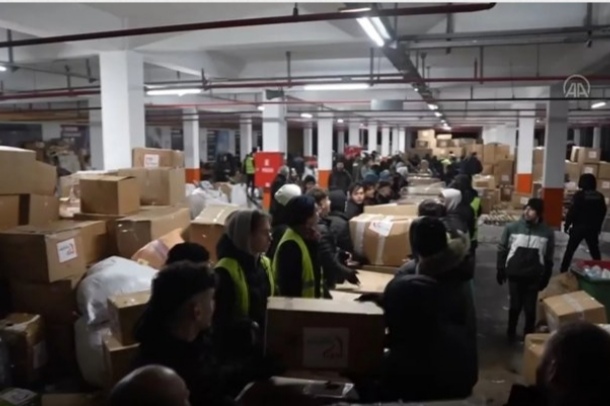 İSTANBUL İLÇE BELEDİYELERİNDEN DEPREM BÖLGESİNE ARALIKSIZ YARDIMLAR SÜRDÜRÜLÜYOR
