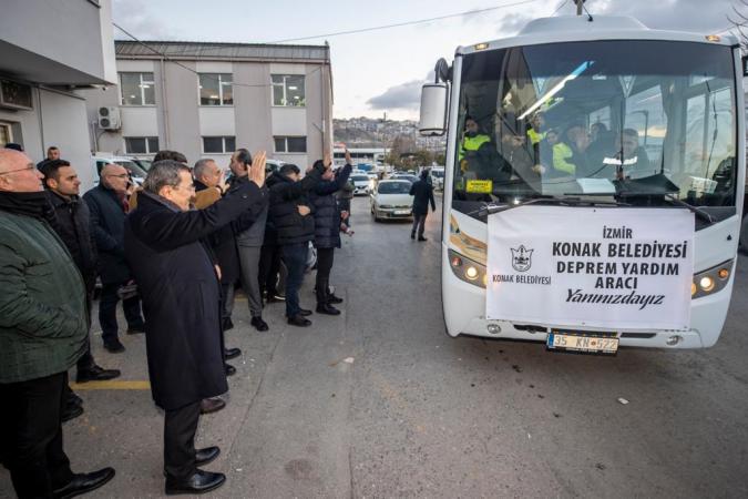 Konak’tan Hatay’a Yardım Konvoyu Yola Çıktı