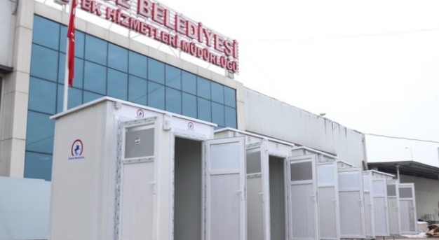 DÜZCE’DE ÜRETİLEN SEYYAR LAVABOLAR DEPREM BÖLGESİNE SEVK EDİLDİ 