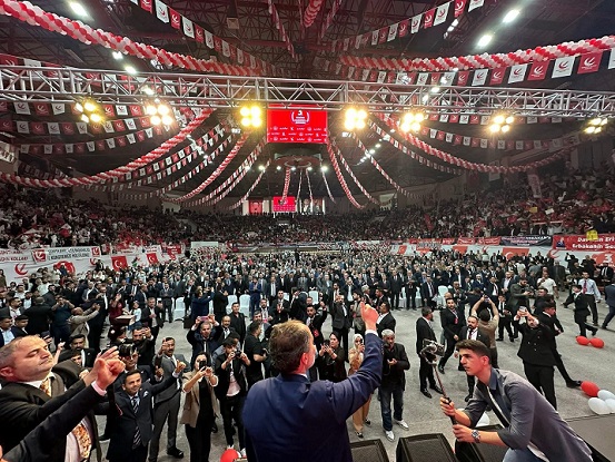 MİTİNG GİBİ KONGRE: SEDAT YILDIZ YENİDEN BAŞKAN SEÇİLDİ