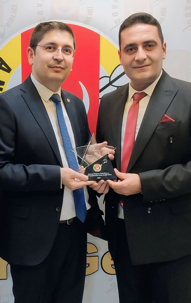 Gazeteci Ökkeş İşçi’ye Bir Ödülde ABB’den