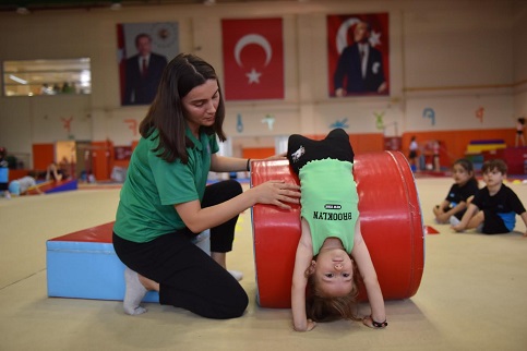 YILDIRIMLI MİNİKLERE CİMNASTİK EĞİTİMİ YILDIRIM’DA 8 BİN 250 MİNİK CİMNASTİKLE TANIŞTI