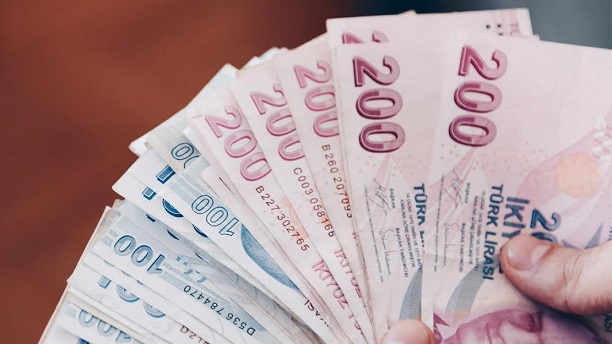    Büro Memur-Sen Antalya Şube Başkanı Ünal Hisarkaya, dört aşamalı bir eylem planı hazırladıklarını, talepleri karşılanıncaya kadar başladıkları planı kademeli olarak sürdüreceklerini söyledi.