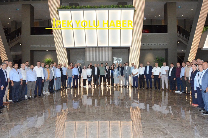 AK PARTİ GAZİANTEP İL YÖNETİM KURULU ÜYELERİ ŞEHİTKAMİL BELEDİYESİNİN HİZMETLERİ İLE BULUŞTU