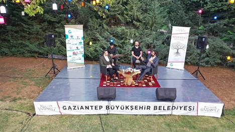 TUNCER, HİKÂYELERİ İLE İZLEYENLERİ İÇ DÜNYALARINA YOLCULUĞA ÇIKARDI