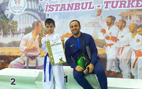 ÇİFTLİKKÖY'ÜN KARATECİLERİ ZİRVEDE