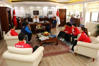 MASA TENİSİ SPORCULARI BAŞKAN SALMAN'IN KONUĞU OLDU