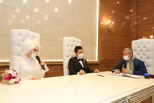 ŞAHİNBEY BELEDİYESİNDE NİKÂHLARINI KIYDIRAN ÇİFTLER MUTLULUKLARINI ONLİNE PAYLAŞACAK   