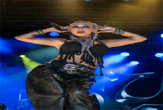 Çim Konserleri’nde Hande Yener sahne aldı