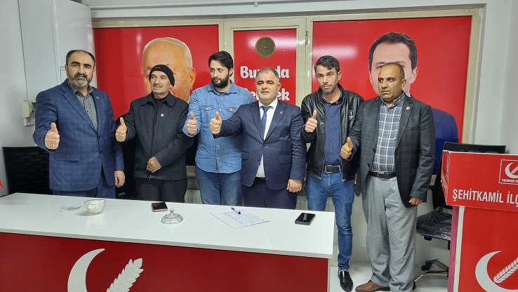    Yeniden Refah Partisi Şehitkamil İlçe Başkanlığı hafta sonunda yaptığı İlçe Divan toplantısının ardından Haftalık Yönetim Kurulu toplantısında da salona sığmadı. 