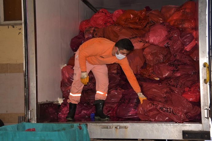 Binlerce ton tıbbi atığı büyükşehir belediyesi bertaraf ediyor