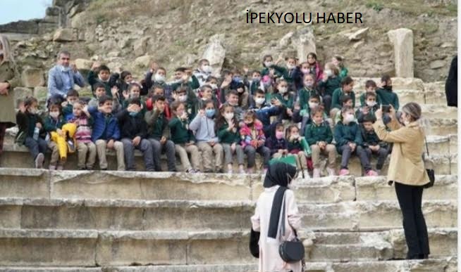 DÜZCE  ÇOCUK VE GENÇLERİ TARİH VE SANATLA BULUŞTURDU
