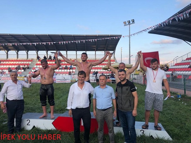 İLKADIM GÜREŞ TAKIMI ALAÇAM GÜREŞLERİNİ 1 ALTIN 4 BRONZ MADALYA İLE TAMAMLADI