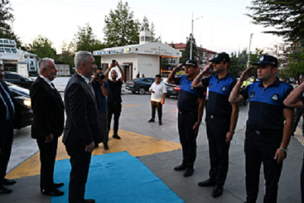  Bakan Bolat: Ayinesi iştir kişinin lafa bakılmaz, başkanımızı tebrik ediyoruz