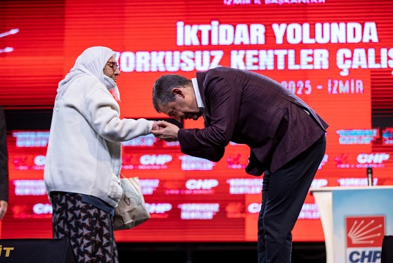    CHP İzmir’in iki günlük çalıştayı tamamlandı  Genel Başkan Özel: İzmir biziz, biz İzmir’iz