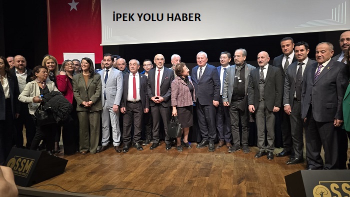 Bağımsız İstanbul Milletvekili Cemal Enginyurt, Gaziantep Şehitkamil Sanat Merkezi’nde Gerçek Eşitlik Derneği Başkanı Gül Yıldız Bozgeyik’in moderatörlüğünde gerçekleşen “Gazetecilik Nereye Evriliyor” panelinde konuştu.