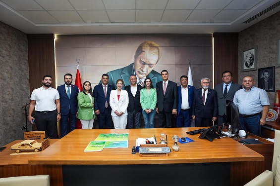  YILMAZ’IN PROJELERİ ÖZGÜR ÖZEL’İ GURURLANDIRDI   ÖZEL: “SİZİNLE ONUR VE GURUR DUYUYORUM”   YILMAZ: “GAZİANTEP’E MAHÇUP OLMAMAK İÇİN ÇALIŞIYORUZ”