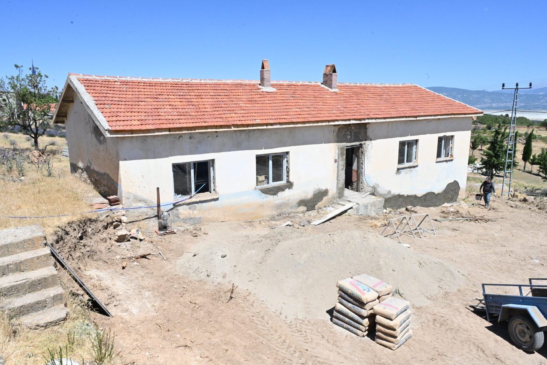 Isparta Belediyesi’nin desteğiyle atıl köy okulu yaşam merkezine dönüşüyor