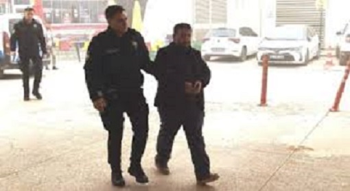 Bursa’da gözü dönmüş koca eşini çekiçle yaraladı
