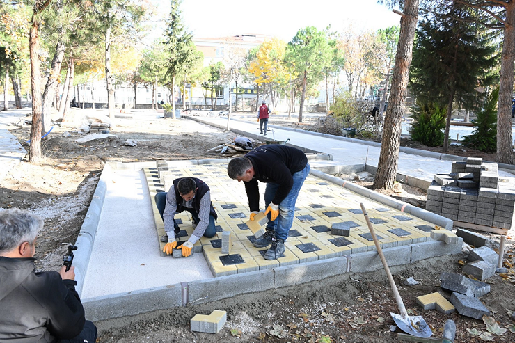  Gülistan Mahallesi’nde park ve yaşam alanı çalışmaları devam ediyor