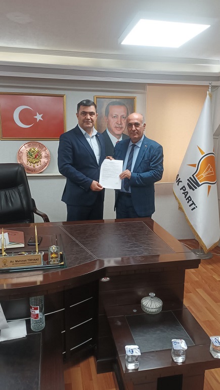 BİLAL HELVACI ŞAHİNBEY MECLİS ÜYELİĞİ İÇİN BAŞVURU DİLEKÇESİNİ BAŞKAN TİRYAKİ’YE TESLİM ETTİ