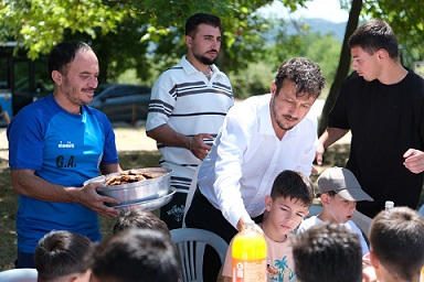 Başkan Aydın’dan Minik Kramponlara Mangal Partisi